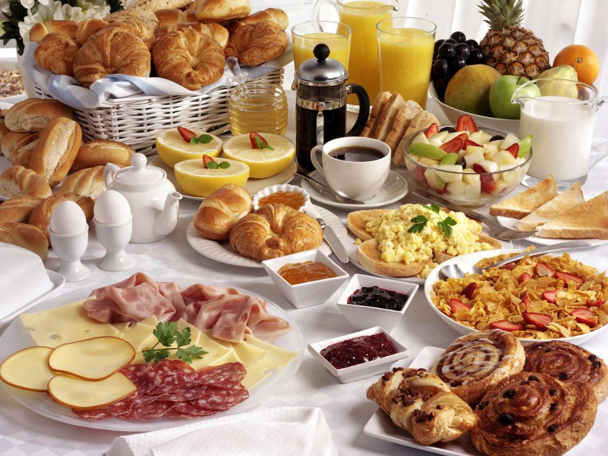 Crowne Plaza - West Cairo Arkan By Ihg 6th of October City エクステリア 写真 A continental breakfast