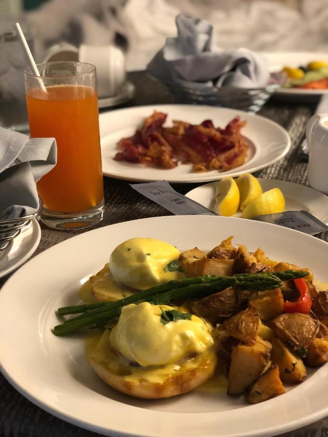 Crowne Plaza - West Cairo Arkan By Ihg 6th of October City エクステリア 写真 A meal at the restaurant