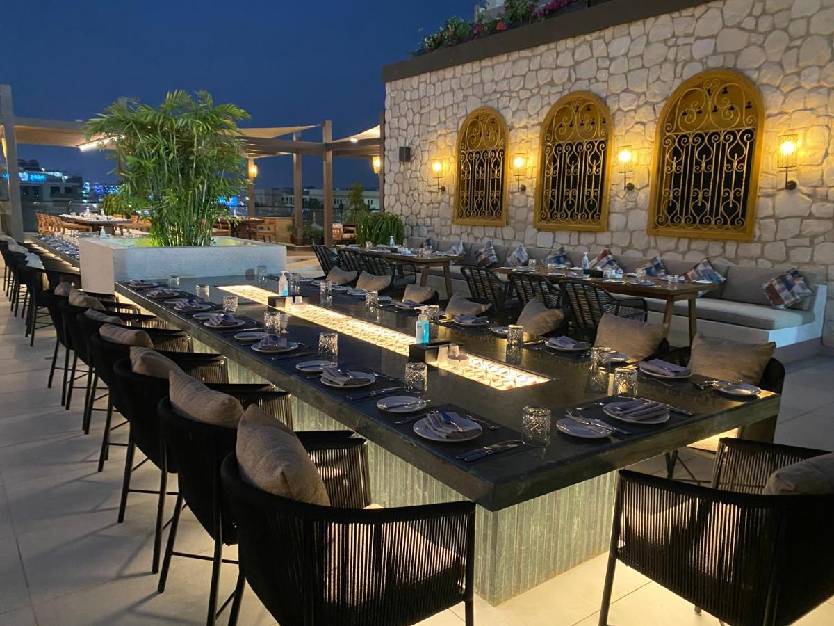 Crowne Plaza - West Cairo Arkan By Ihg 6th of October City エクステリア 写真 The rooftop bar at the hotel