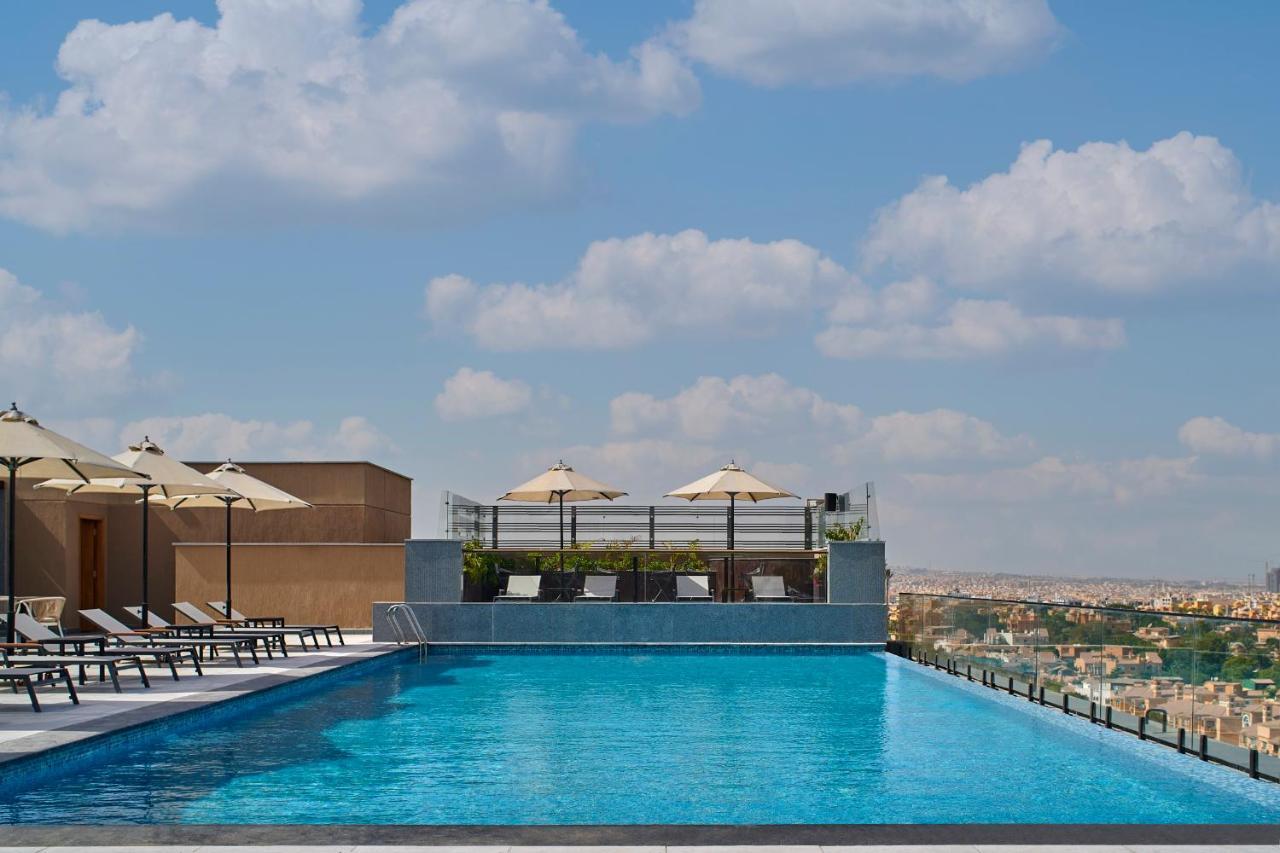 Crowne Plaza - West Cairo Arkan By Ihg 6th of October City エクステリア 写真 Rooftop pool at the hotel