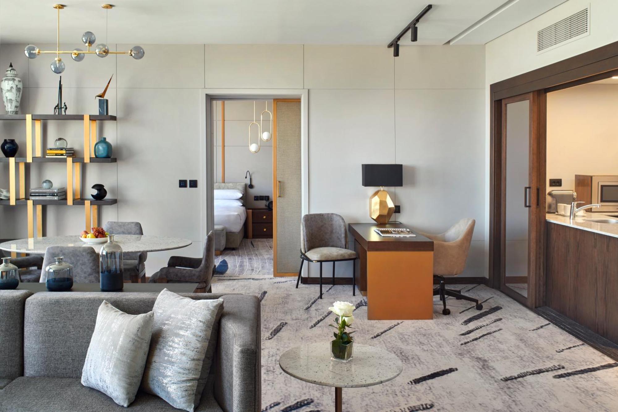 Crowne Plaza - West Cairo Arkan By Ihg 6th of October City エクステリア 写真 A suite at the hotel